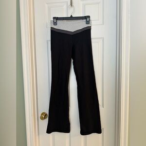 Victoria’s Secret VSX Sport Bootcut Yoga Pants Black XS Short